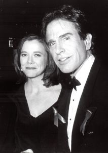 Annette Bening and Warren Beatty 1992, Los Angeles.jpg